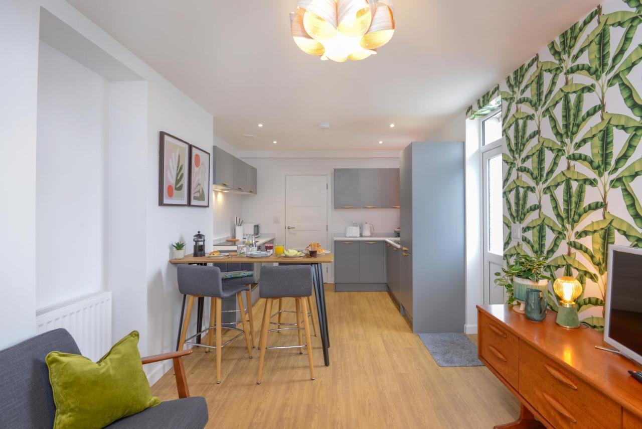 Apartment Two - Private Car Park, Comfortable And Well Equipped - By Ocean City Retreats プリマス エクステリア 写真