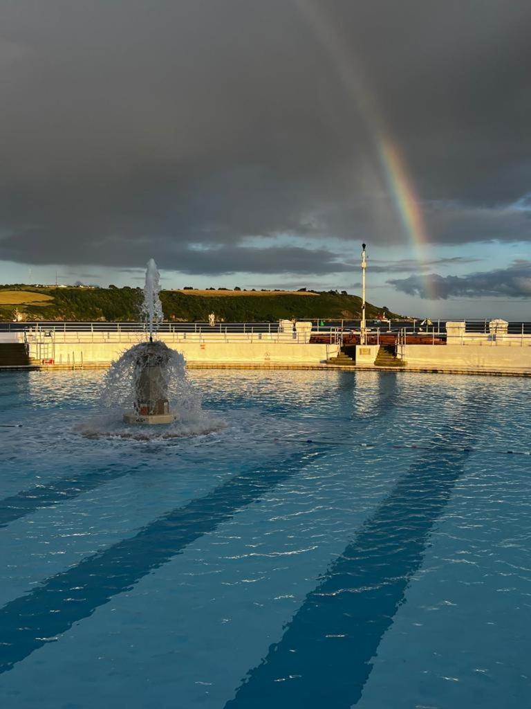 Apartment Two - Private Car Park, Comfortable And Well Equipped - By Ocean City Retreats プリマス 部屋 写真